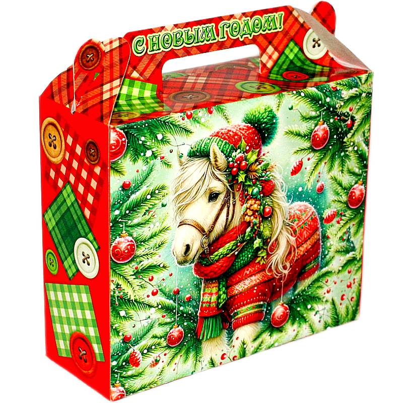 Сладкий новогодний подарок в картонной упаковке весом 650 грамм